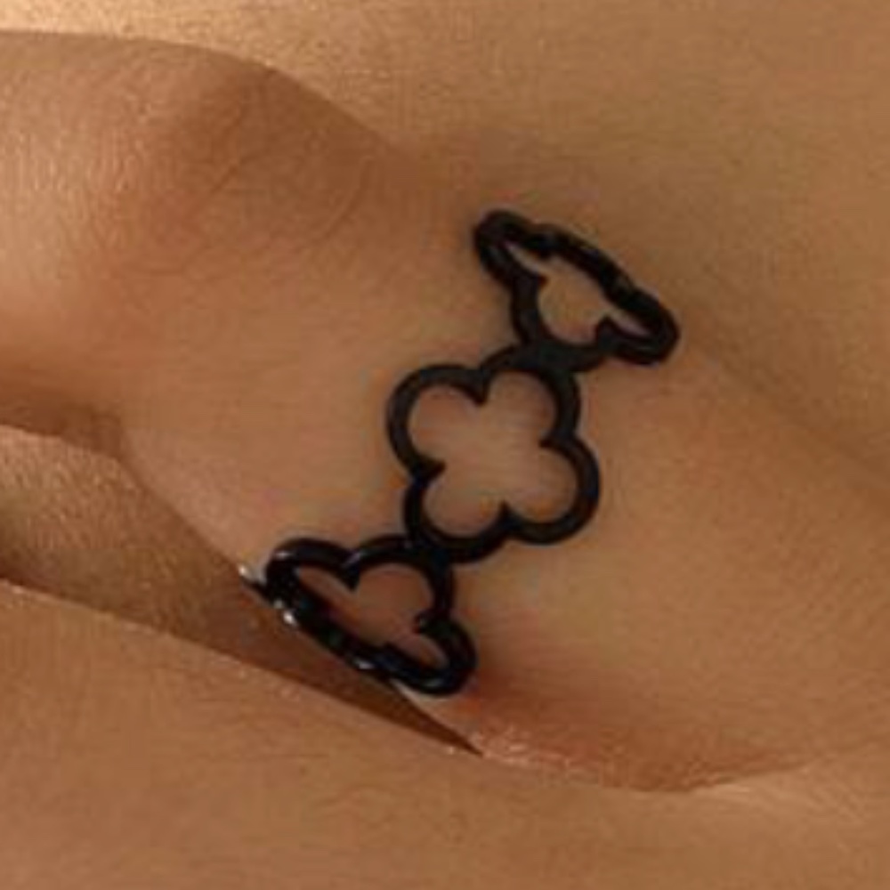 Luxe Adjustable Dainty Ring - Picture 4 of 6